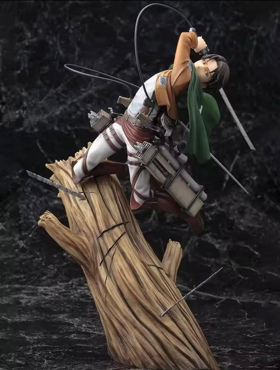 Levi / 35 cm
